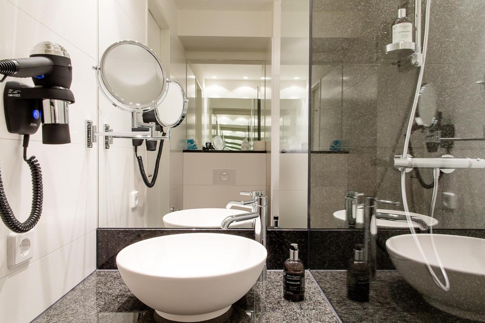 Motel One Frankfurt-Eastside Frankfurt am Main Eksteriør billede