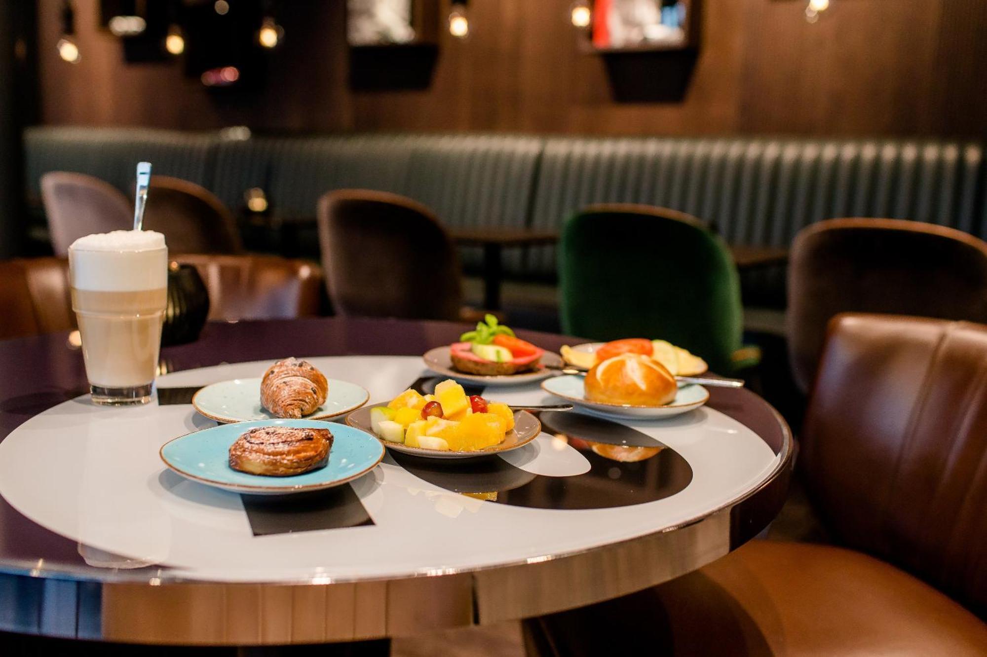 Motel One Frankfurt-Eastside Frankfurt am Main Eksteriør billede